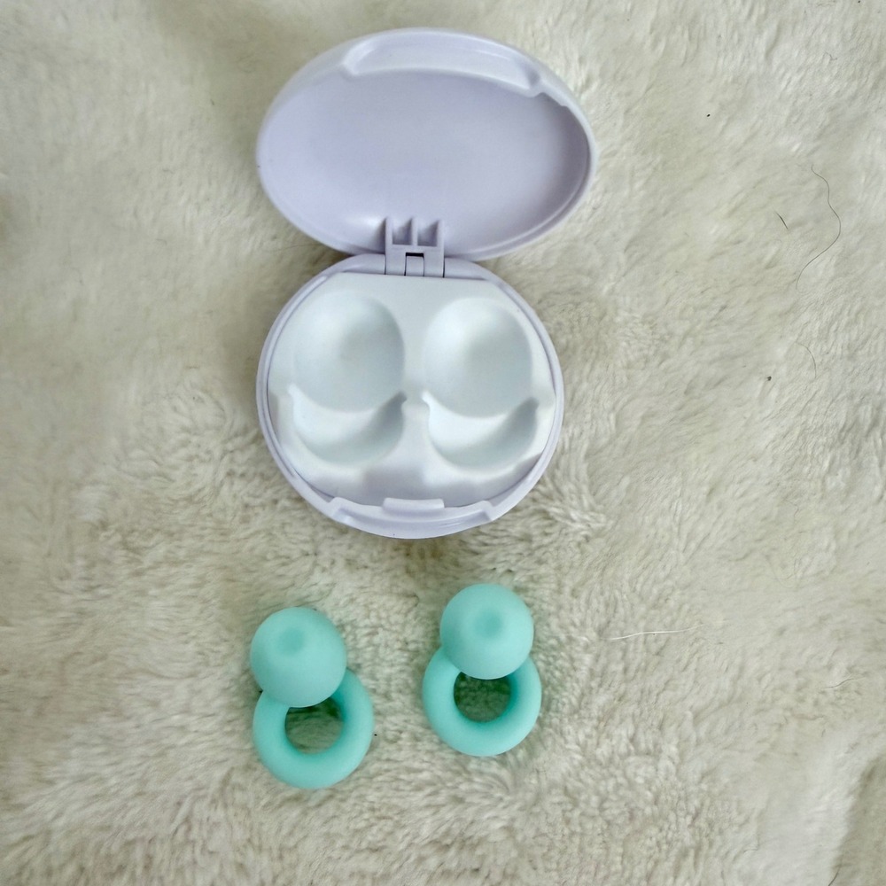Loop Quiet 2 Mint Green Silicone Noise Reduction Sleep Earplugs White Case Set - Picture 2 of 4